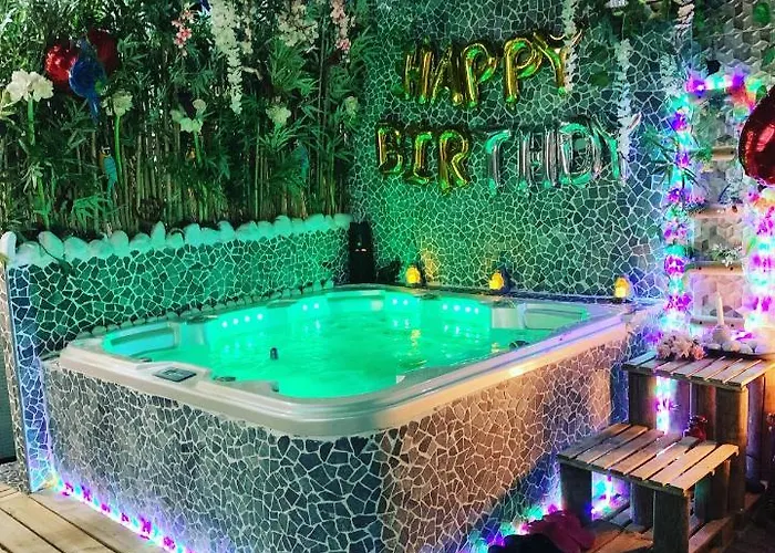 Jungle Vibes - Jacuzzi - Sauna Guest house